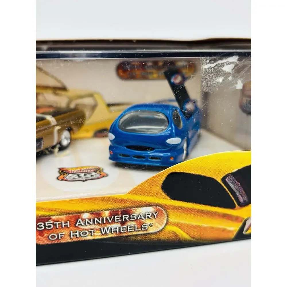 Hot Wheels 35th Anniversary Deora & Deora II Vehicle Set 57285 Sealed